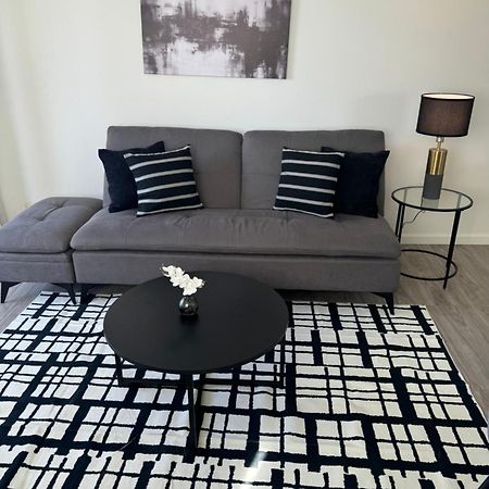 1508- Heart Of Waikiki With Kitchen-Free Parking-King Bed-Corner Unit Appartement Honolulu Buitenkant foto