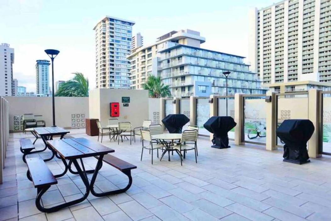 1508- Heart Of Waikiki With Kitchen-Free Parking-King Bed-Corner Unit Appartement Honolulu Buitenkant foto