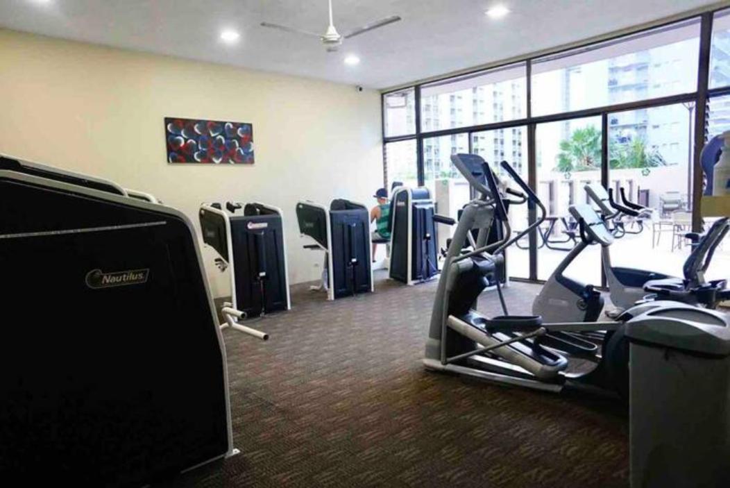 1508- Heart Of Waikiki With Kitchen-Free Parking-King Bed-Corner Unit Appartement Honolulu Buitenkant foto